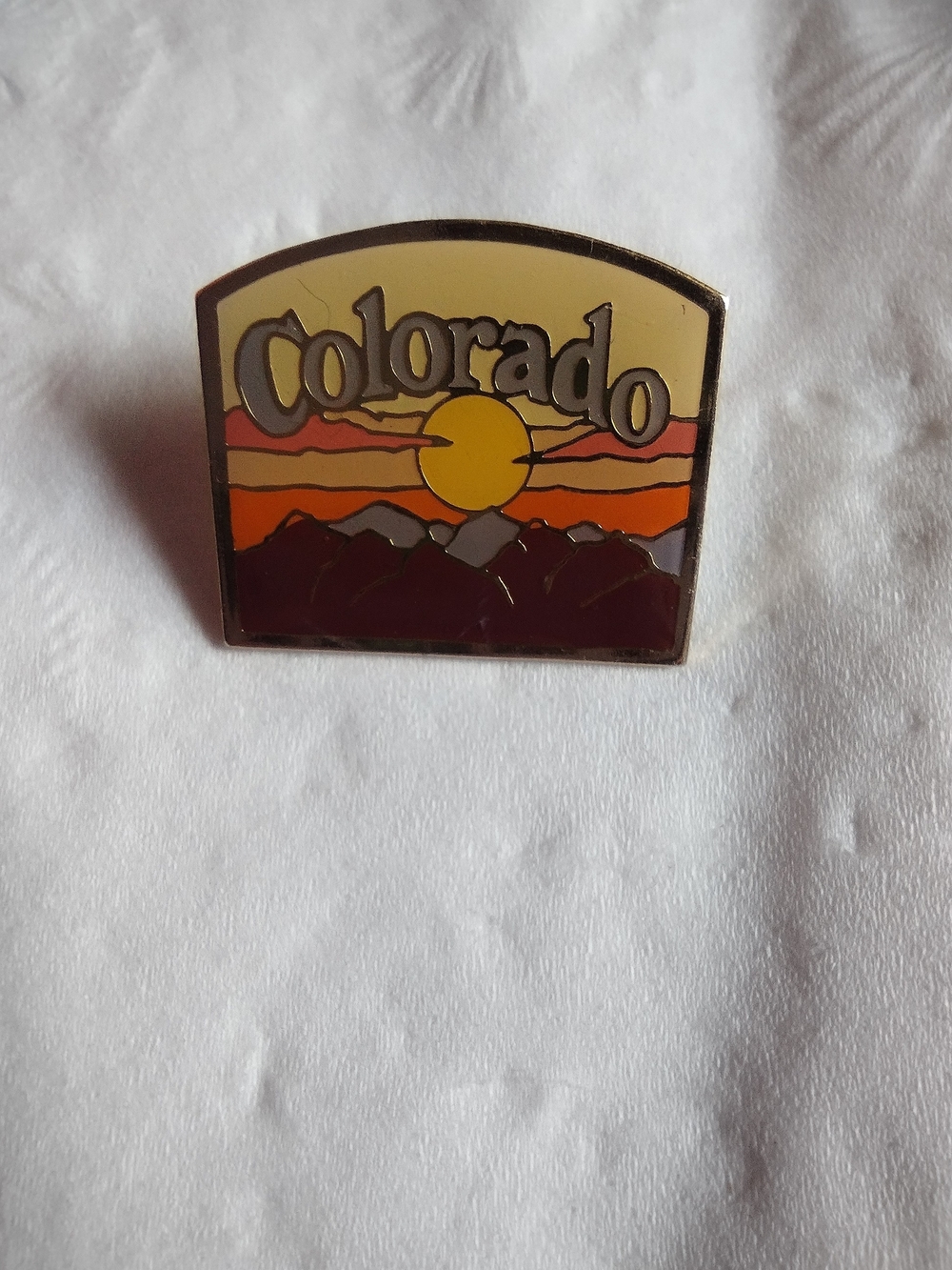Colorado Sunset Vintage Enamel Pin - Mountain Sunset Design